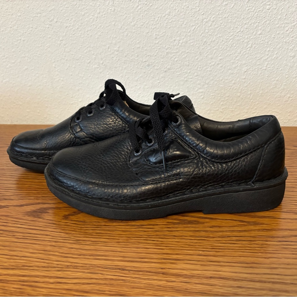 Men’s shoes. Clark’s black, leather upper. Size 8 wide
